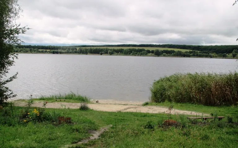 Трав’янське водосховище на Харківщині 